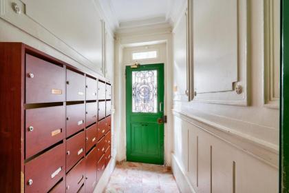 Luxurious 2 Bedroom Arc de Triomphe Dôme Free Netflix - image 21