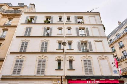 Luxurious 2 Bedroom Arc de Triomphe Dôme Free Netflix - image 22