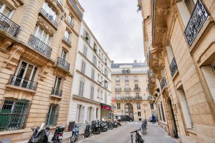 Luxurious 2 Bedroom Arc de Triomphe Dôme Free Netflix - image 24