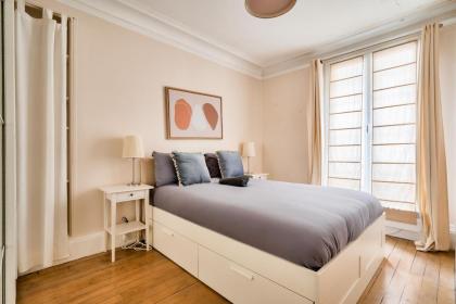 Luxurious 2 Bedroom Arc de Triomphe Dôme Free Netflix - image 25