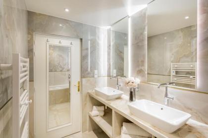 Luxury 3 Bedroom 3 Bathroom MONUMENT VIEW TERRACE - image 30