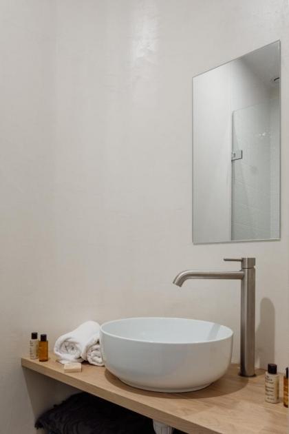 Veeve - Grace and Grandeur - image 30