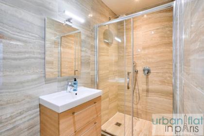 02 - Pretty 4BDR Flat in Paris - image 21