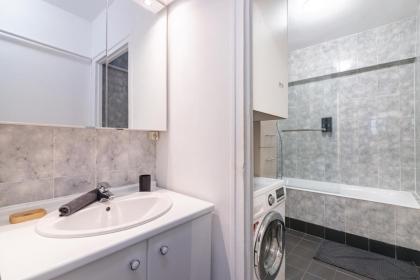 Luxurious 2 Bedroom Arc de Triomphe Grande Arm - image 24