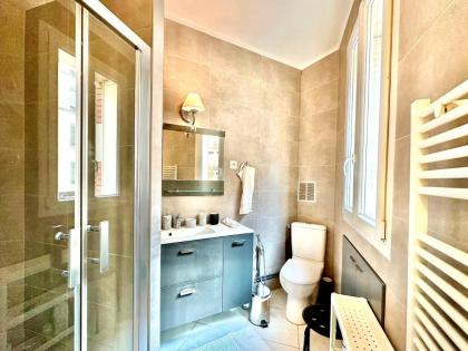 Invalides Eiffel Towel Beaugrenelle - image 25