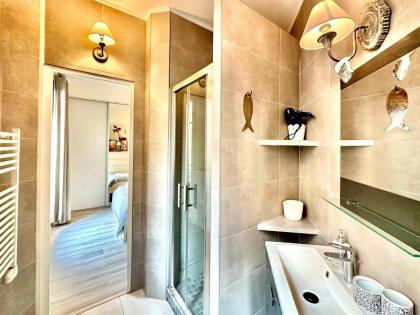 Invalides Eiffel Towel Beaugrenelle - image 30