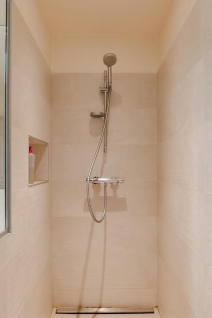 Veeve - Postcard from Paris - image 25