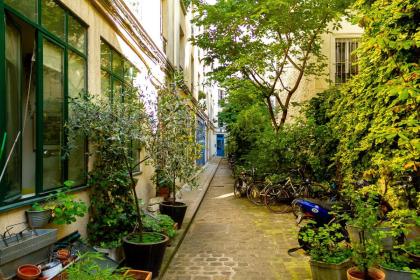 Spacious and quiet Apartment In The Heart Of Paris - image 22