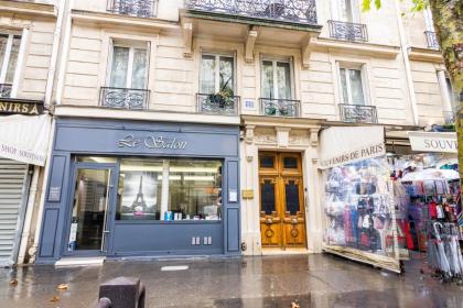 Luxurious 2 Bedroom Tour Eiffel Bourdonnais Free Netflix - image 21