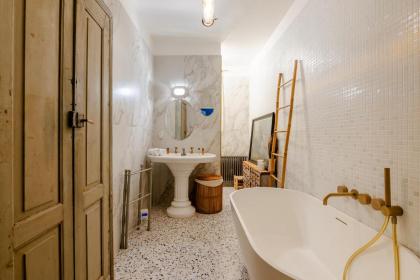 Veeve - Artist's Imprint - image 21