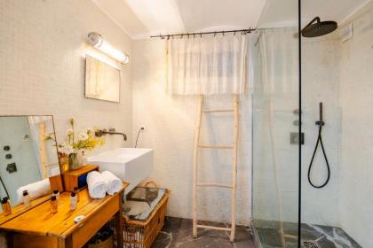 Veeve - Artist's Imprint - image 22