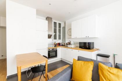Luxurious 1 Bedroom Republique Vinaigriers - image 21