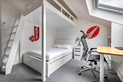 Veeve - Loft Luxe in the Boho 20th - image 21