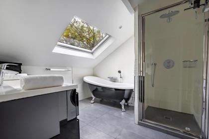 Veeve - Loft Luxe in the Boho 20th - image 22