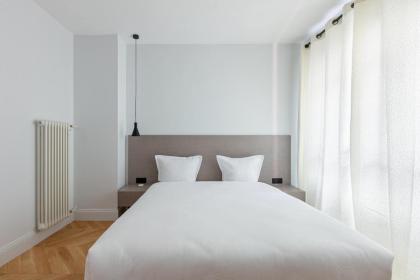 Luxury Living in Trocadéro - image 22