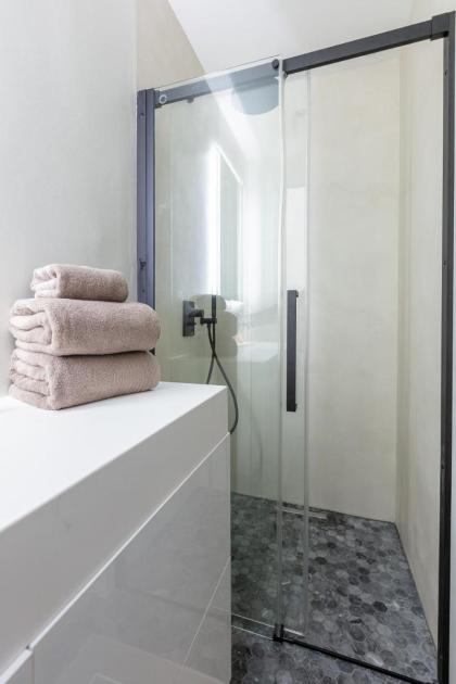 Luxury Living in Trocadéro - image 24