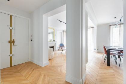 Luxury Living in Trocadéro - image 28