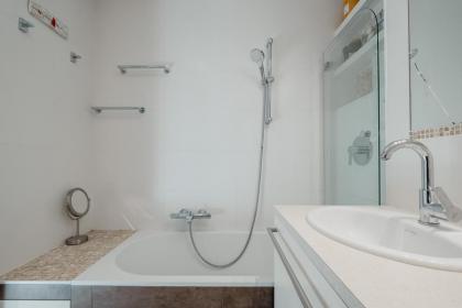 Veeve - Eiffel Horizons - image 26