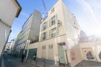 Luxurious 2 Bedroom Canal Saint Martin Saint Lazare - image 29