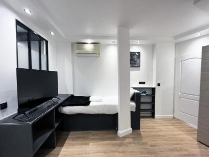 Urban Flat 173 - Charming Flat Atelier Gaite Montparnasse - image 22