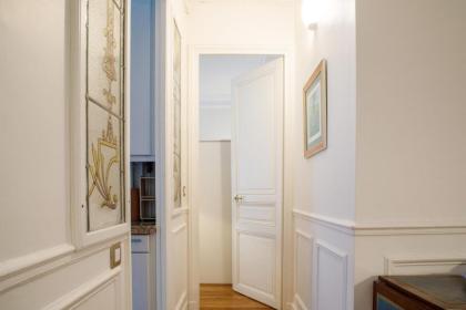 Stylishly Decorated 2BD Apartment Montmatre! - image 26